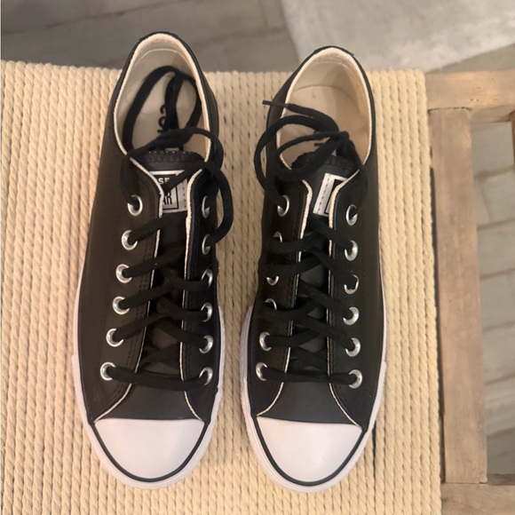 Brand NWOT Size 8 Leather Converse Chuck Taylor All Star Lift sneaker. - Picture 5 of 9